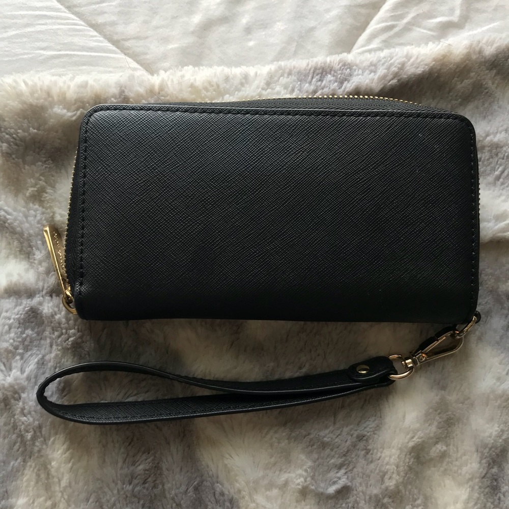 Michael Kors Black wristlet - Picture 5 of 5